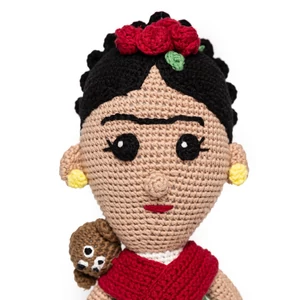 Kép 2/6 - Frida Kahlo horgolt baba