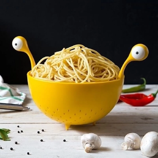 spagettiszörny tésztaszűrő